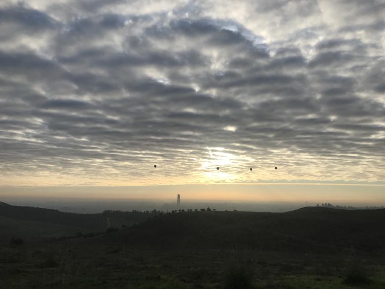 Globos volando sobre Sevilla